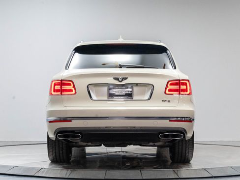 Used 2017 Bentley Bentayga AWD/4WD image 67