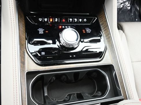 Used 2022 Jeep Grand Wagoneer Series I AWD/4WD image 23