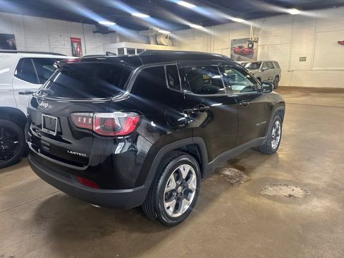 Used 2018 Jeep Compass Limited w/ Navigation Group AWD/4WD image 3