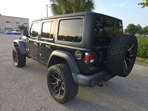 Used 2021 Jeep Wrangler Unlimited Sport AWD/4WD image 3