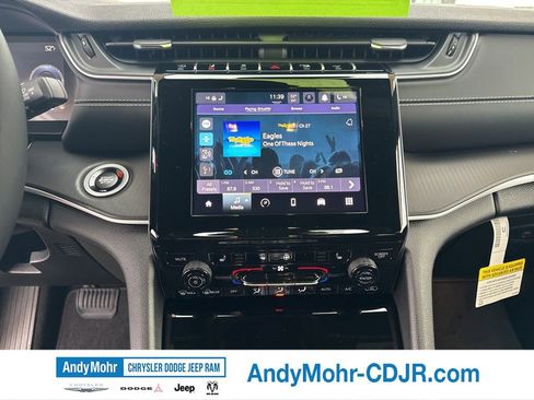 New 2025 Jeep Grand Cherokee Altitude AWD/4WD image 9