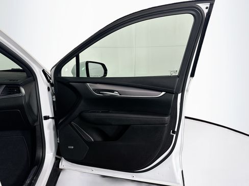 Used 2025 Cadillac XT5 Luxury FWD image 31