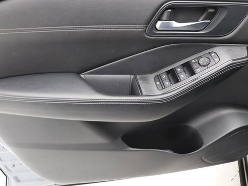 Used 2023 Nissan Rogue SV w/ SV Premium B Package image 15