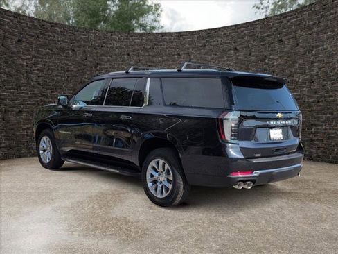 New 2026 Chevrolet Suburban Premier AWD/4WD image 4
