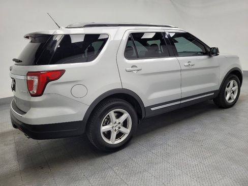 Used 2018 Ford Explorer XLT w/ Equipment Group 201A image 10
