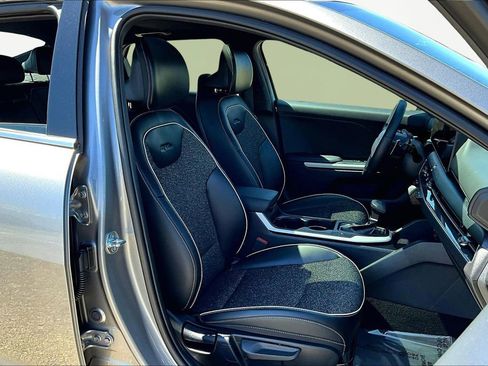 Used 2025 Kia K4 GT-Line w/ GT-Line Sunroof Package image 7