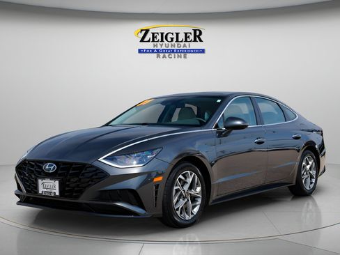 Certified 2023 Hyundai Sonata SEL w/ Convenience Package FWD image 3