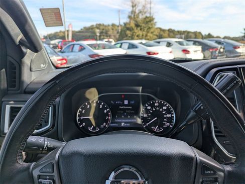 Used 2021 Nissan Titan Platinum Reserve image 29