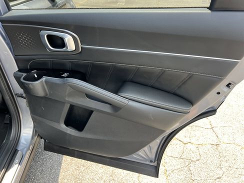 Used 2023 Kia Sorento SX image 16