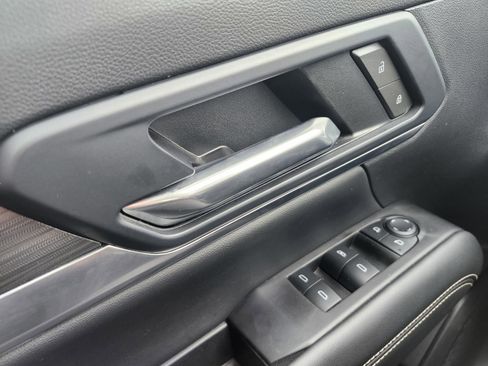 Used 2025 GMC Terrain Elevation image 18