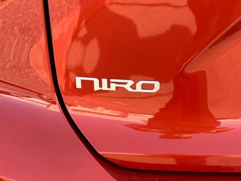 Used 2023 Kia Niro Wave image 28