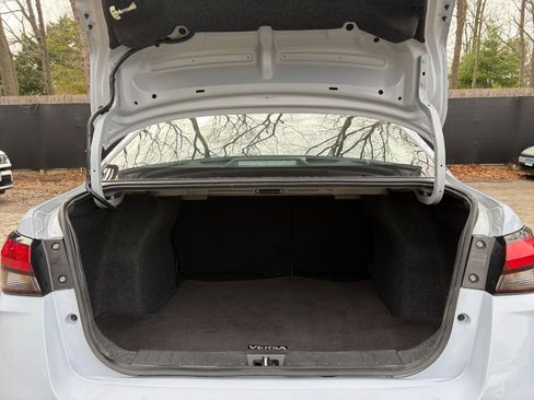 Used 2025 Nissan Versa SV FWD image 29
