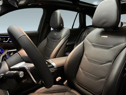 New 2026 Mercedes-Benz GLC 43 AMG 4MATIC image 5