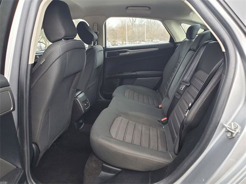 Used 2020 Ford Fusion SE image 9