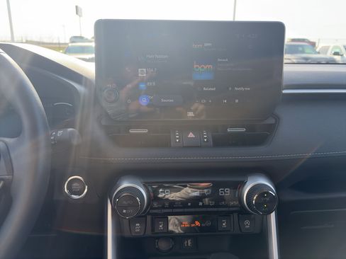 Used 2023 Toyota RAV4 XLE Premium image 18