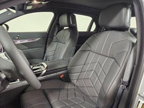 New 2024 BMW i7 eDrive50 image 13
