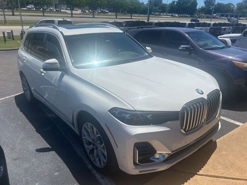 Used 2019 BMW X7 xDrive40i w/ Premium Package AWD/4WD image 9
