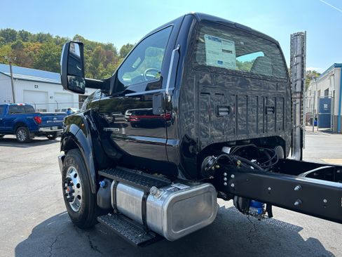 New 2026 Ford F650 2WD Regular Cab Super Duty image 25