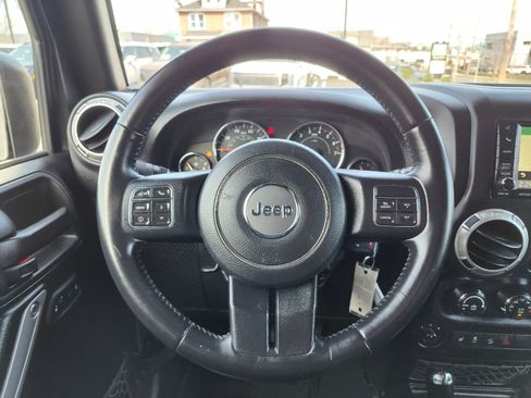 Used 2017 Jeep Wrangler Unlimited Rubicon w/ Cold Weather Group image 13