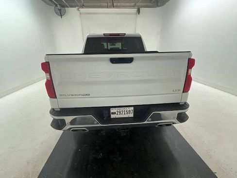 Used 2021 Chevrolet Silverado 1500 LTZ w/ Z71 Off-Road Package AWD/4WD image 4