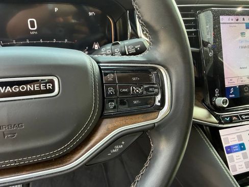 Used 2022 Jeep Grand Wagoneer Series II AWD/4WD image 24