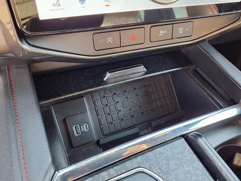 Used 2022 Ford Expedition Limited AWD/4WD image 19
