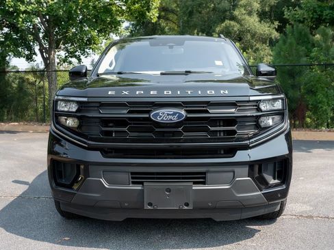 Used 2025 Ford Expedition Active RWD image 5