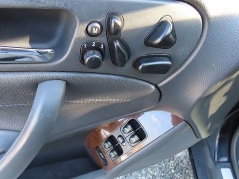 Used 2002 Mercedes-Benz C 320 Sedan image 15