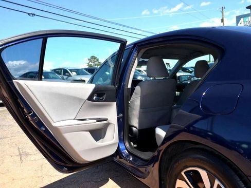 Used 2017 Honda Accord LX image 21