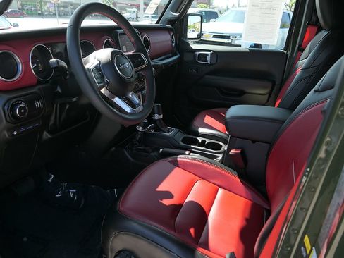 Used 2023 Jeep Wrangler Unlimited Rubicon 4xe AWD/4WD image 13