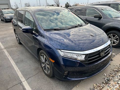 Used 2023 Honda Odyssey Touring image 1