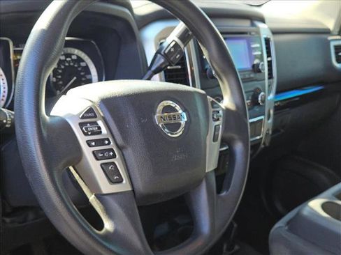 Used 2017 Nissan Titan SV image 13