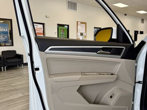Used 2021 Volkswagen Atlas SEL R-Line AWD/4WD image 15