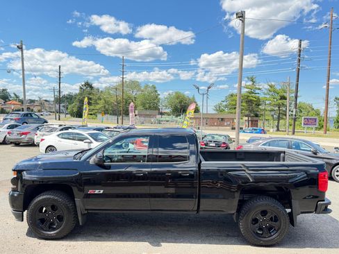 Used 2018 Chevrolet Silverado 1500 LT w/ Midnight Edition AWD/4WD image 7