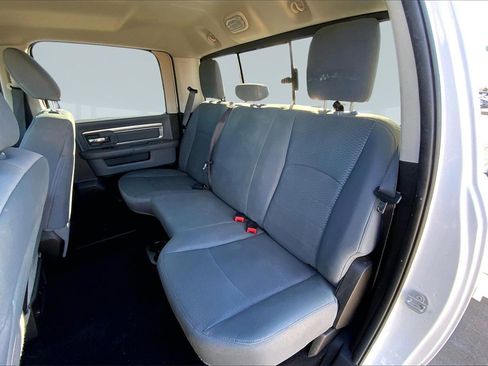 Used 2019 RAM 1500 Classic SLT image 24