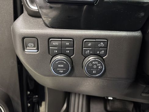 Used 2024 Chevrolet Silverado 1500 LT Trail Boss w/ LT Trail Boss Premium Package image 31