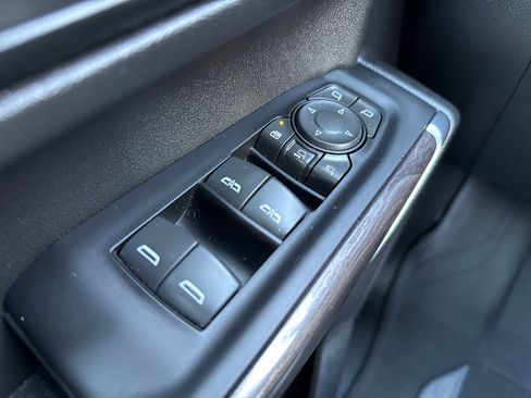 Used 2022 Chevrolet Silverado 2500 LTZ w/ LTZ Plus Package image 23