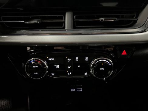 New 2026 Chevrolet Trax LT w/ Driver Confidence Package FWD image 18