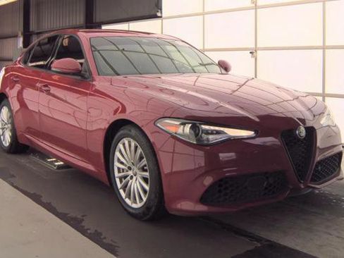 Used 2022 Alfa Romeo Giulia Sprint image 2