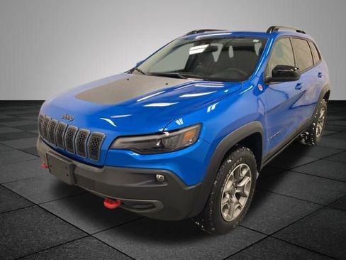 Used 2022 Jeep Cherokee Trailhawk image 3