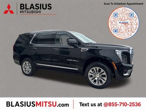 Used 2026 GMC Yukon Denali w/ Sun & Power Step Package AWD/4WD image 1