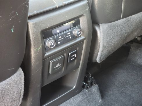 Used 2018 Chevrolet Traverse Premier AWD/4WD image 19