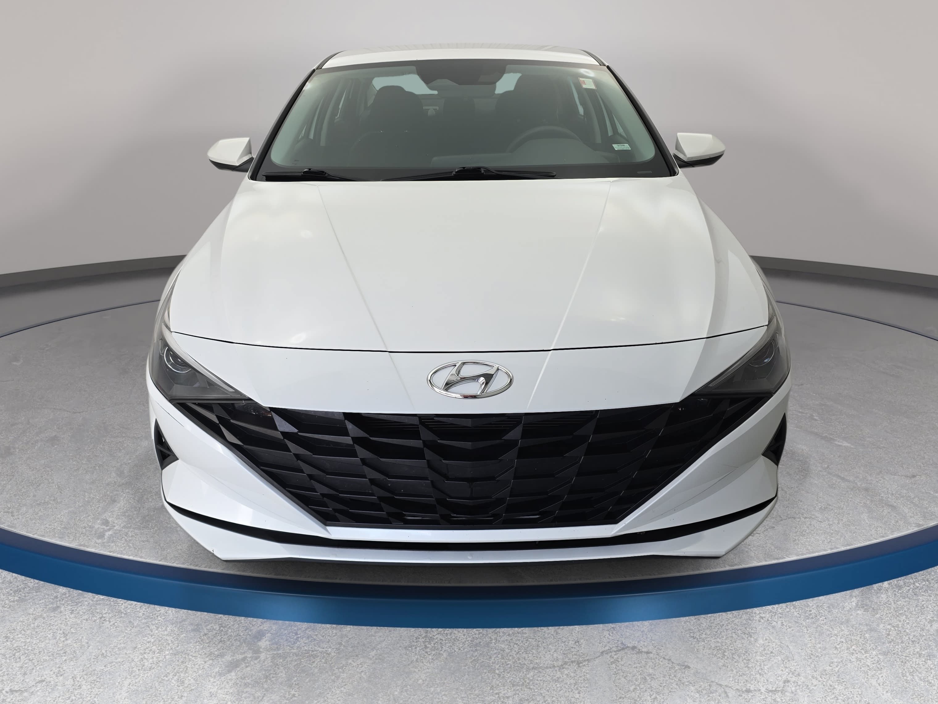 Used 2022 Hyundai Elantra SEL FWD image 2