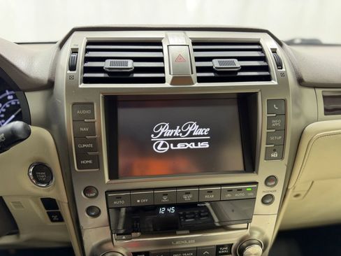 Used 2017 Lexus GX 460 Premium w/ Premium Package AWD/4WD image 16