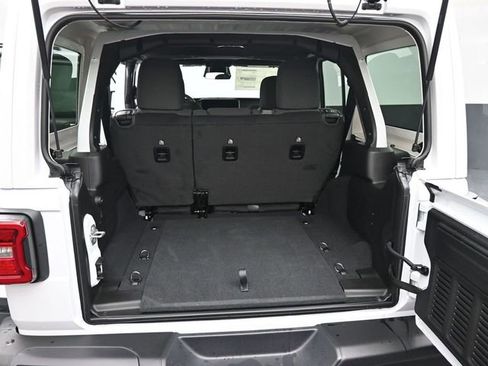 New 2026 Jeep Wrangler Unlimited Rubicon w/ Xtreme 35 Tire Package AWD/4WD image 19