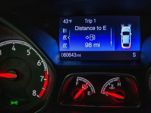 Used 2017 Ford Focus ST w/ Equipment Group 402A image 9