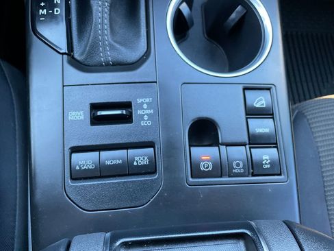 Certified 2023 Toyota Highlander LE image 23