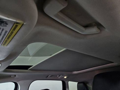 Used 2017 Ford Escape Titanium FWD image 21