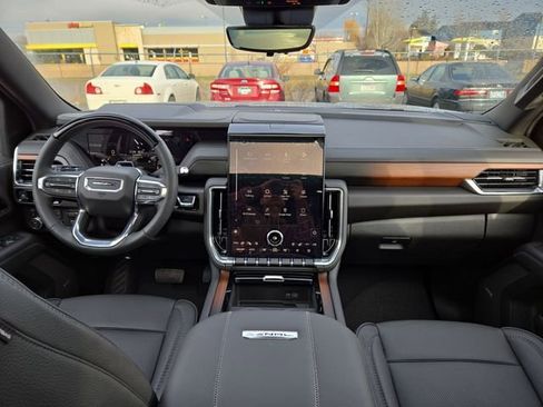 Used 2025 GMC Yukon XL Denali w/ Denali Reserve Package image 3