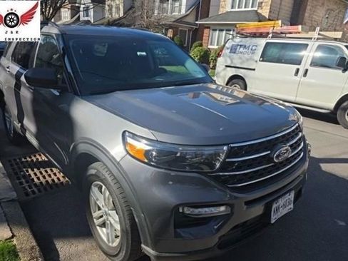 Used 2022 Ford Explorer XLT w/ Equipment Group 202A AWD/4WD image 12